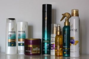 Hiukset kikkaralle videolla + arvonnan voittaja