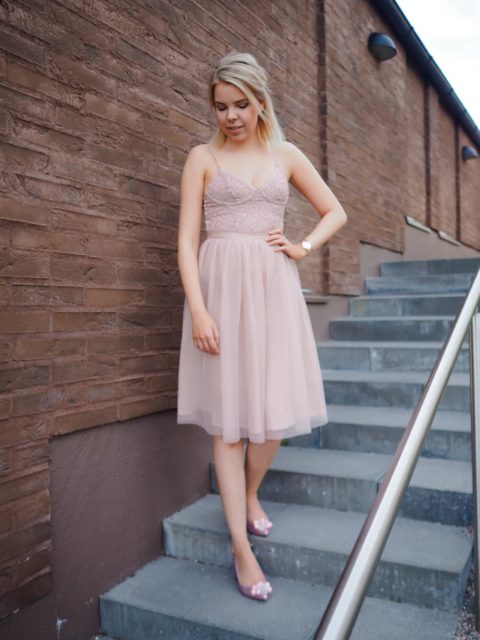 Leidit tyllihameissa