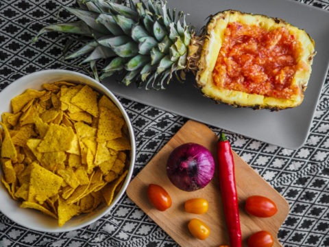 Super raikas ananassalsa nachoille – Helppo tarjottava illanistujaisiin